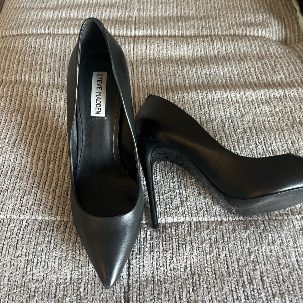 Steve Madden 8.5 black heels
